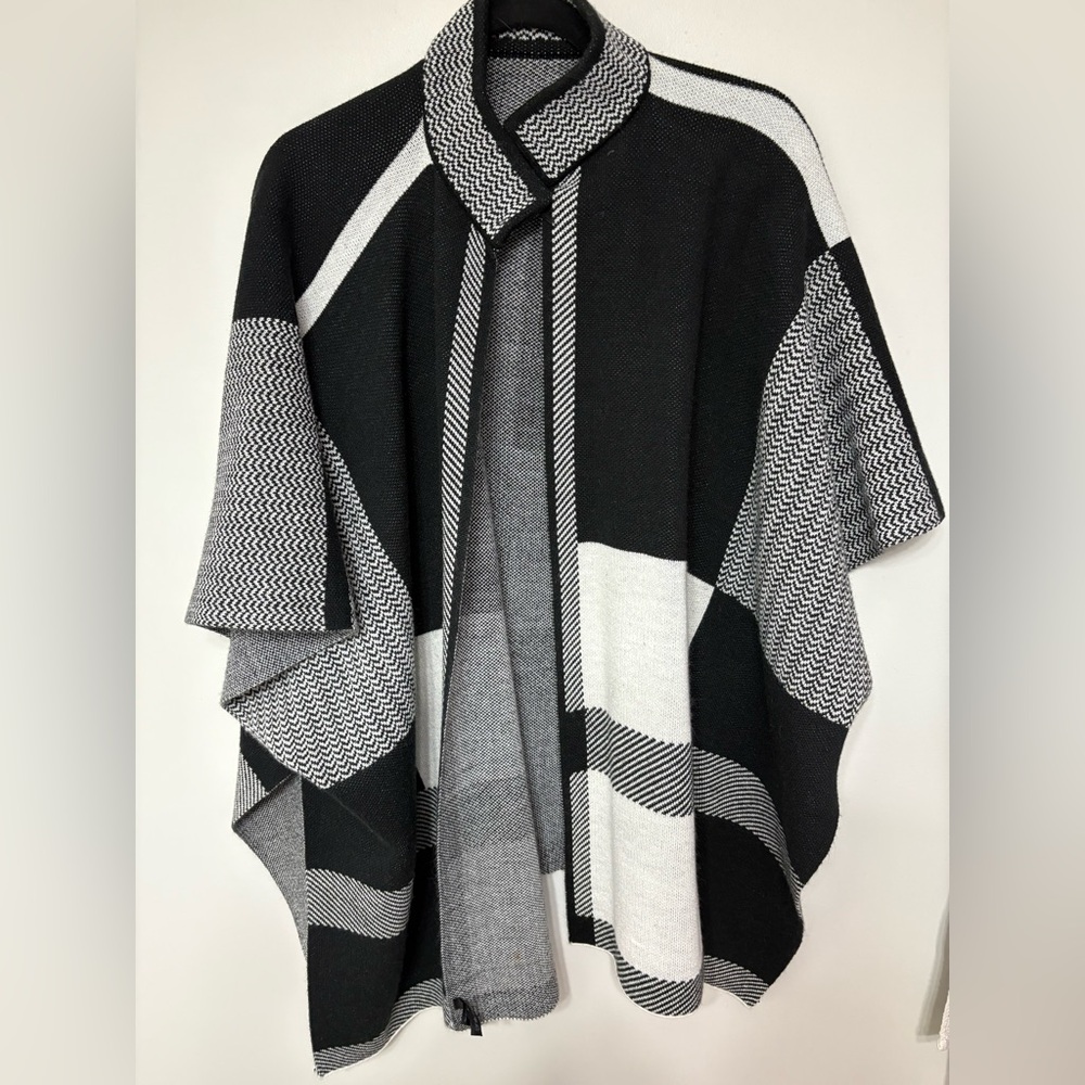 Black & White Patterned Women's Poncho Sweater